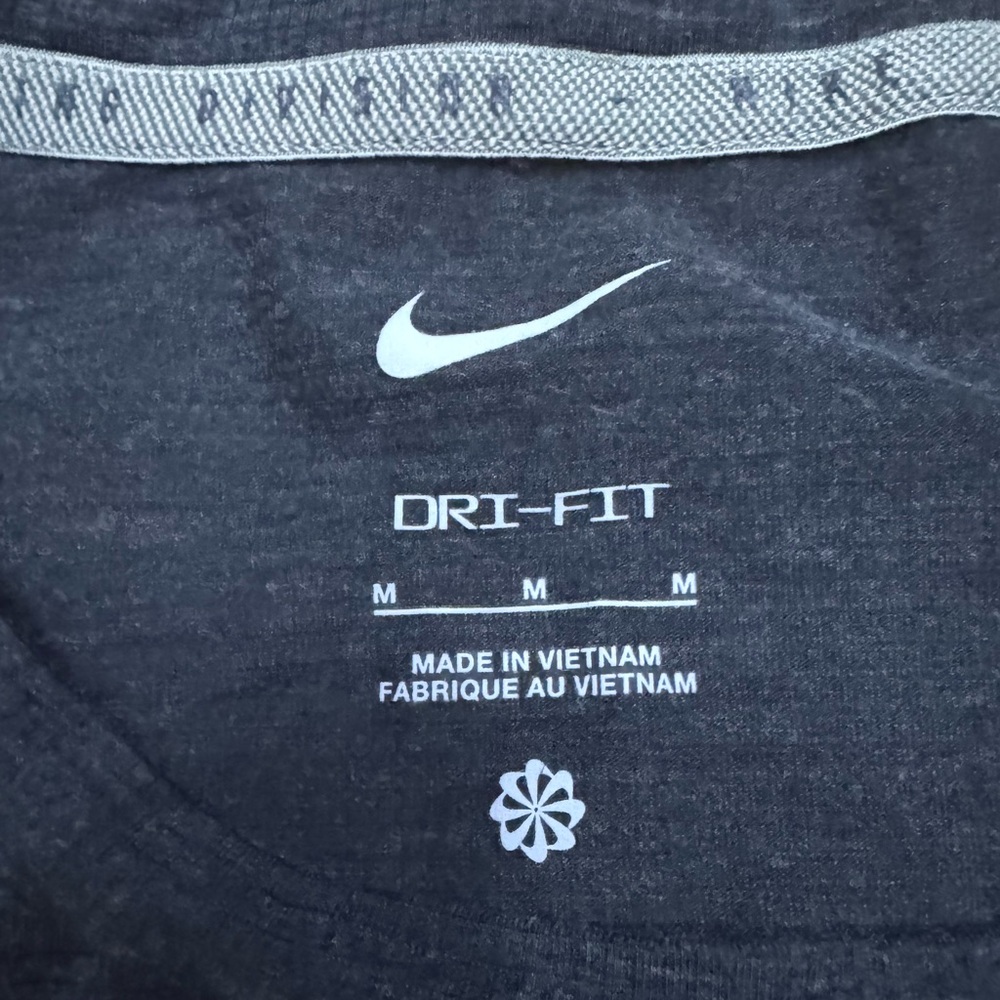 Nike Rise 365 Running Division
Men's Dri-FIT Short-Sleeve Running Top - Picture 8 of 8